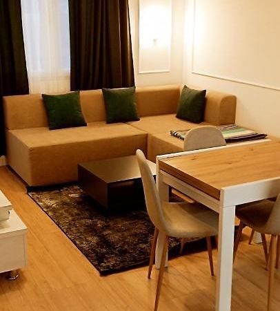 Old Train Apartment Tiranë Luaran gambar