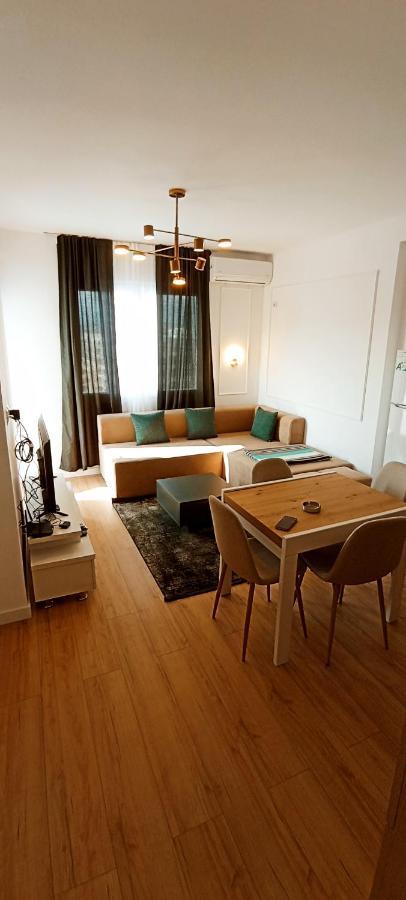 Old Train Apartment Tiranë Luaran gambar