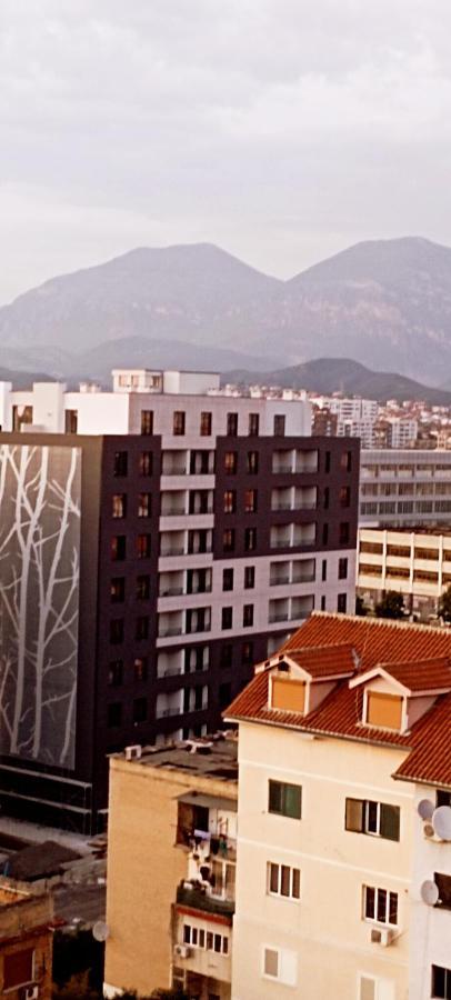Old Train Apartment Tiranë Luaran gambar