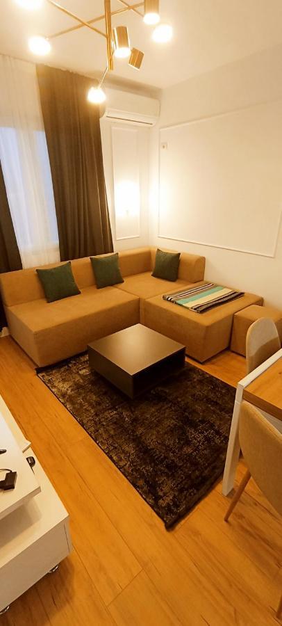 Old Train Apartment Tiranë Luaran gambar